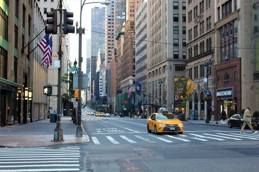 Vesmír: Prázdné ulice New Yorku.