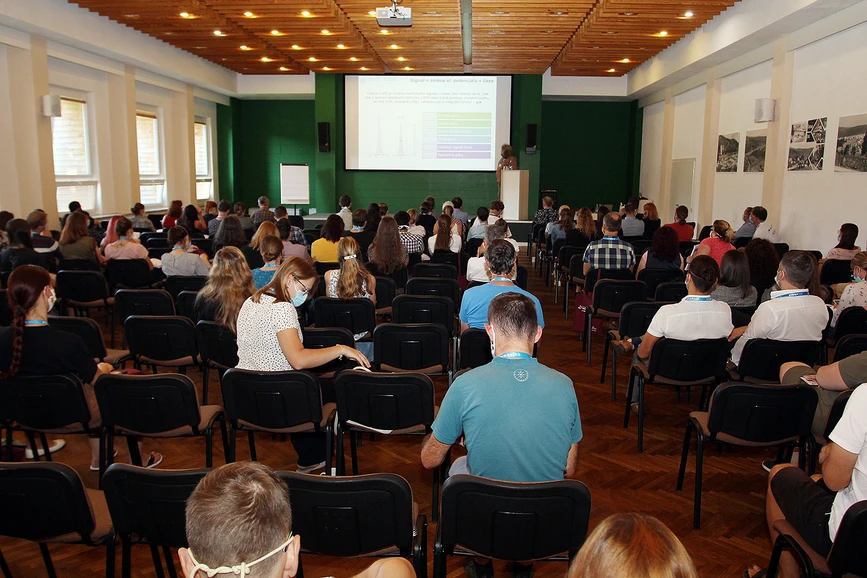 SSJMM: Přednáška R. Grabic - Porovnání MS s nízkým a vysokým rozlišením v kvantitativní analýze