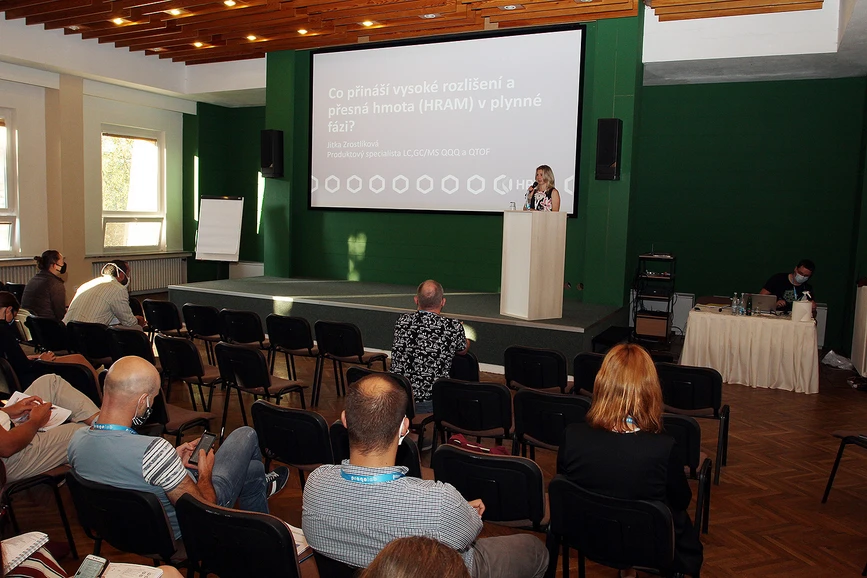 SSJMM: Přednáška J. Zrostlíková - Co přináší vysoké rozlišení a přesná hmota (HRAM) v plynné fázi?