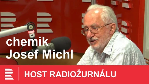 Od souborů molekulárních rotorů až k mobilu velikosti náušnice. Co všechno zajímá chemika Josefa Michla?
