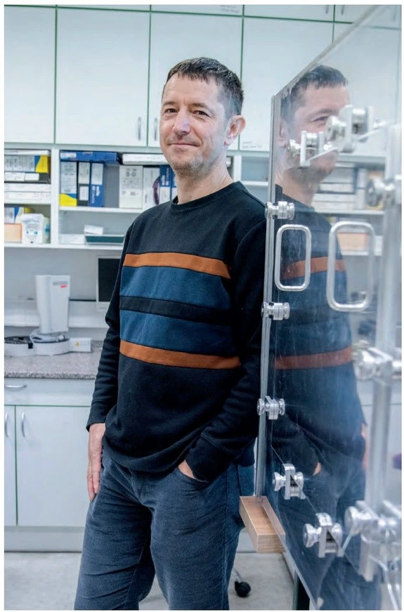 AVČR: prof. RNDr. TOMÁŠ CAJTHAML, Ph.D., DSc.