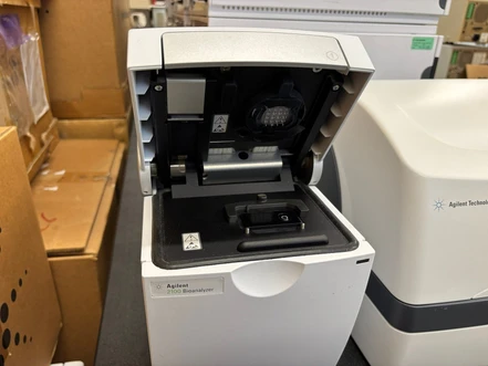 Agilent 2100 Bioanalyzer – automatizovaný elektroforetický systém, G2939A (Testované)