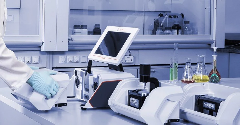 Anton Paar: Lyza 7000 FTIR spektrometr.