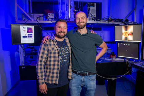 Bramborový škrob svými optickými vlastnostmi předčí i nanomateriály
