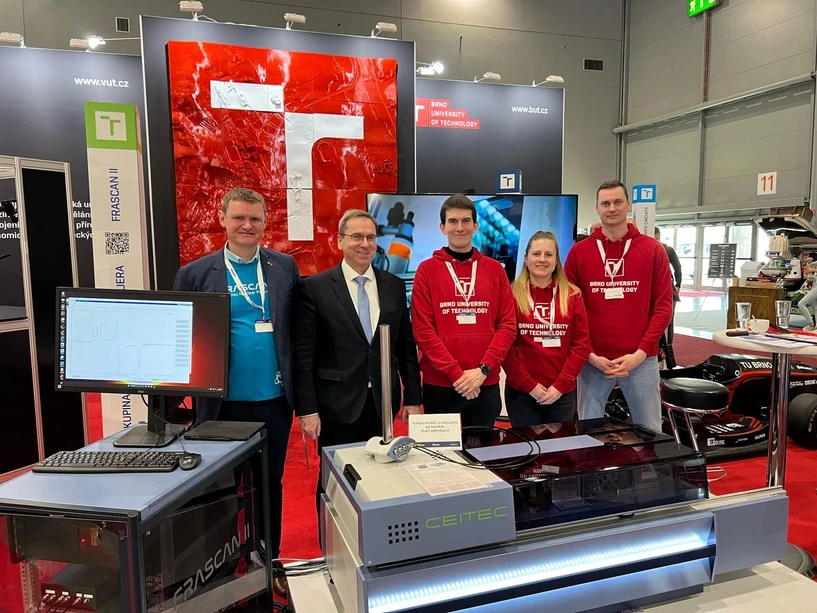 CEITEC: Revolutionary spectrometer developed by CEITEC BUT team wins Golden AMPER 2025 award