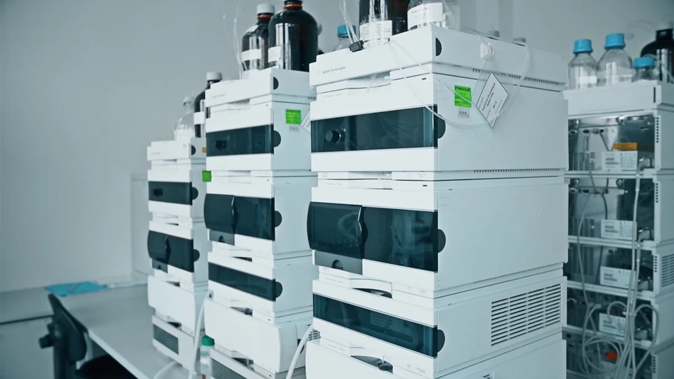 Cayman Pharma: HPLC laboratoře