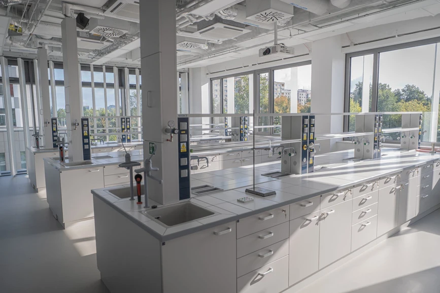 FAF CUNI: Laboratoře v novém kampusu MEPHARED 2 v Hradci Králové