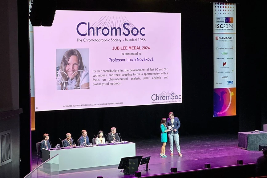 FaF UK: Stříbrná medaile Chromatografické společnosti pro prof. Lucii Novákovou