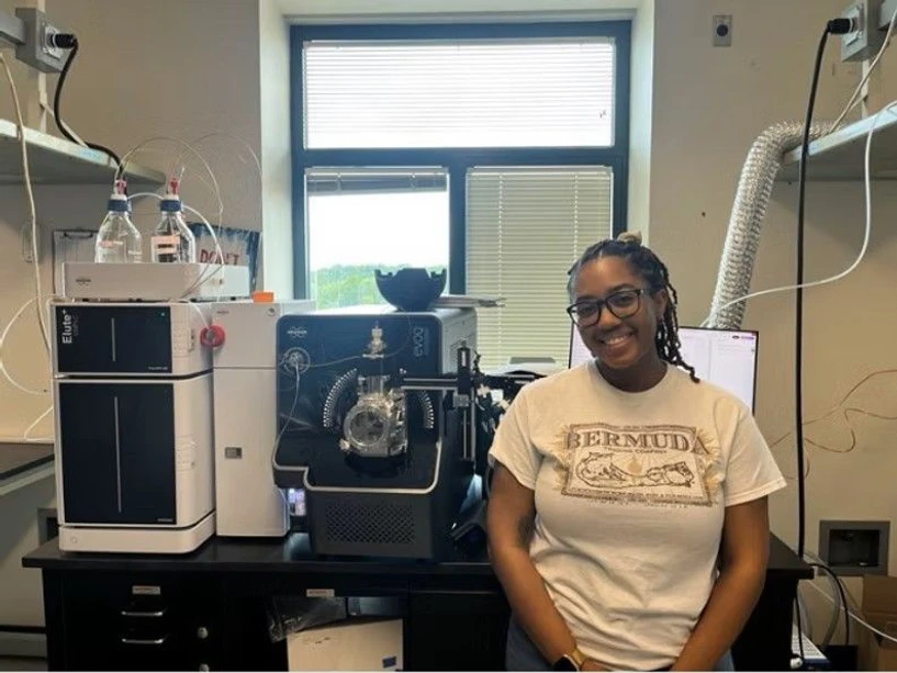 GMAS Laboratory: Helen with our new LC and DART-MS/MS