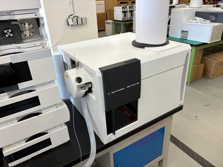 Agilent 6230B LC/TOF Time-of-Flight System with Agilent 1200 Series HPLC and Peak NM32LA Nitrogen Generator (Refurbished)