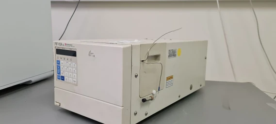 Shimadzu RF-10A XL fluorescenční HPLC detektor (Bazar)