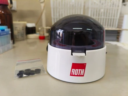 Mikrocentrifuga Roth s jedním rotorem (Nová)