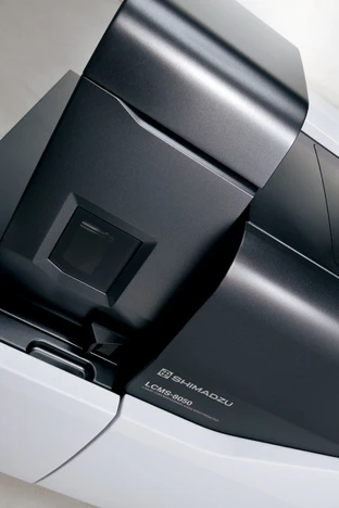 Shimadzu LCMS-8050 tandemový hmotnostní spektrometr