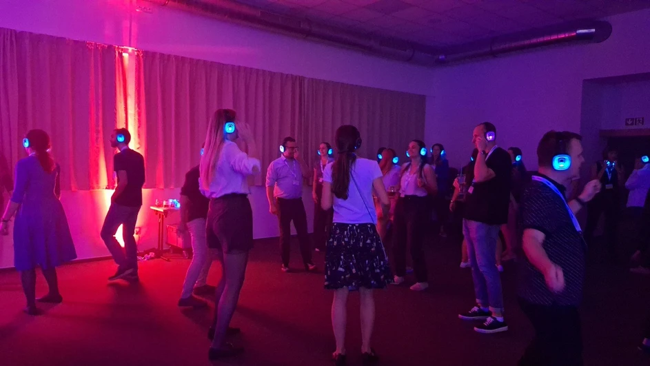Škola hmotnostní spektrometrie: 27. Škola MS 2026 - den 3: Společenský večer firmy Shimadzu - Silent disco