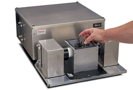 Thermo Scientific Nicolet iG50 FTIR Spectrometer