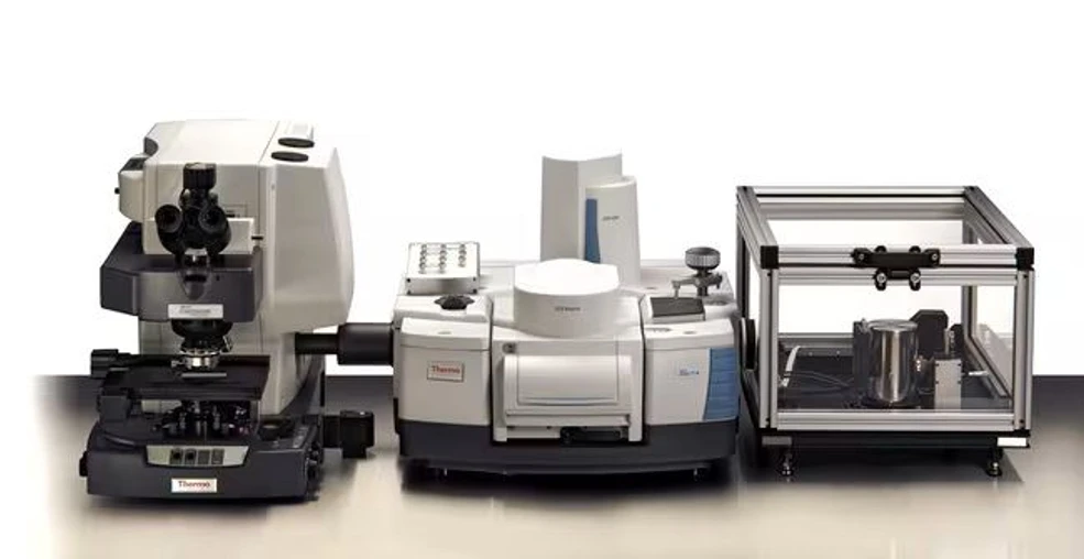 Thermo Scientific Nicolet iS50R Research FTIR Spectrometer