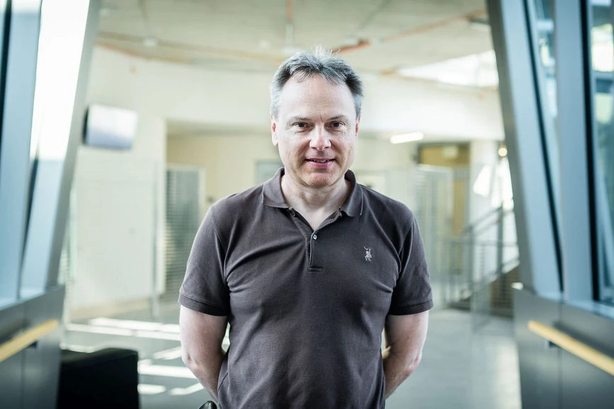 ÚOCHB / Tomáš Belloň: Prof. Michal Hocek, Distinguished Chair and head of Bioorganic and Medicinal Chemistry of Nucleic Acids.