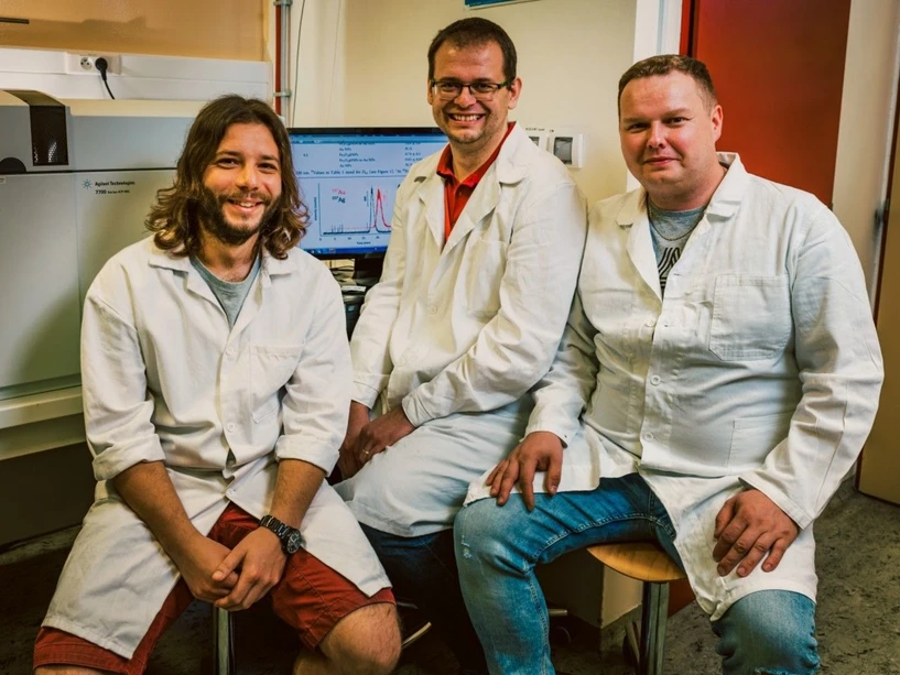 UPOL: Vědci z katedry analytické chemie vyvinuli novou metodu sledování nanočástic