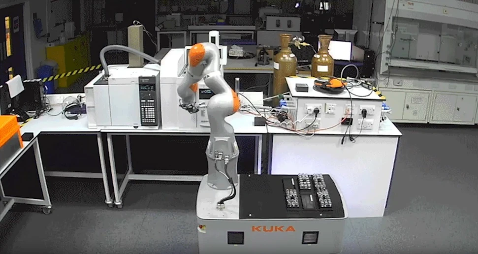 Univerzita Tomáše Bati ve Zlíně: Noc vědců 2020 - Robotika v chemii