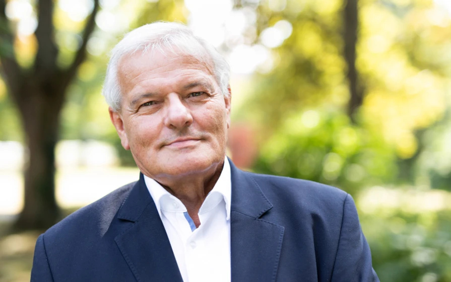 <p>Univerzita Tomáše Bati ve Zlíně: Prof. Ing. Petr Sáha, CSc.</p>
