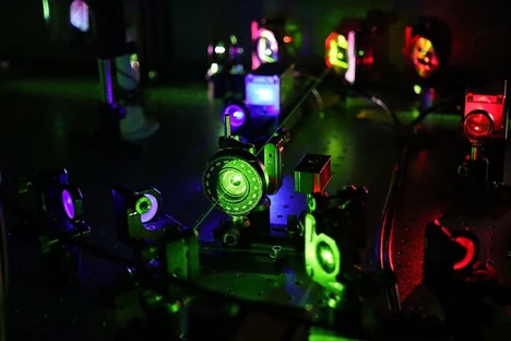 New microscopy method sees how protein forms clusters in living cells