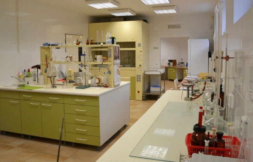 <p>Ústav pro vyšetřování potravin: Laboratoř</p>