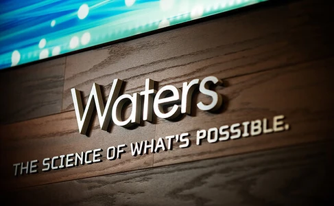 Kariéra Waters: Obchod a podpora LC