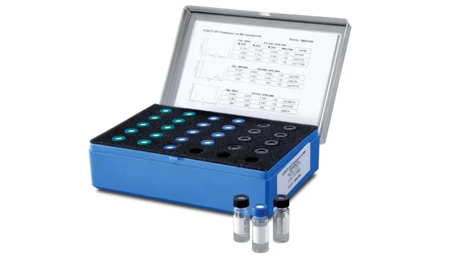 Waters Sady kalibračních standardů ACQUITY Advanced Polymer Chromatography (APC): Kalibrační standardy ACQUITY Advanced Polymer Chromatography (APC) jsou dostupné ve formě polystyrenu a polymethylmetakrylátu a jsou uspořádány do sad pro nízkou, střední a vysokou molekulovou hmotnost.