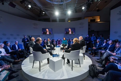 Politika skrytá za vědou