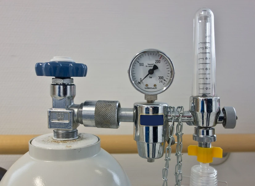 <p>Pixabay/Michael Schwarzenberger: Nosný plyn v plynové chromatografii - helium a vodík</p>