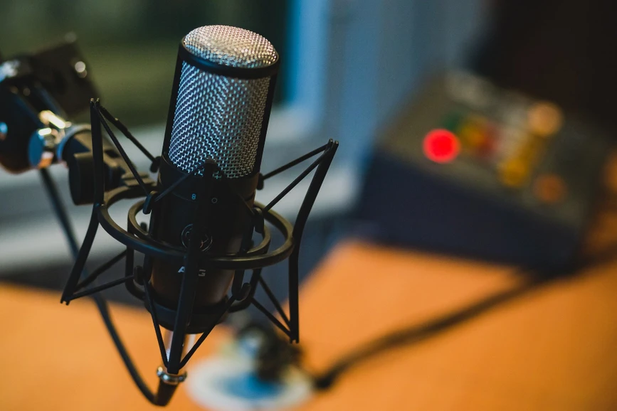 <p>Pixabay/StockSnap: Podcasty věnované vědě, výzkumu a inovacím</p>
