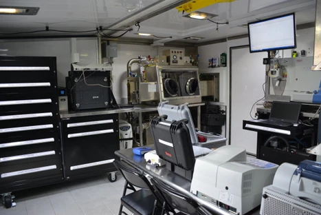 Liberečtí chemici mají mobilní laboratoř vybavenou nejmodernější technologií z USA