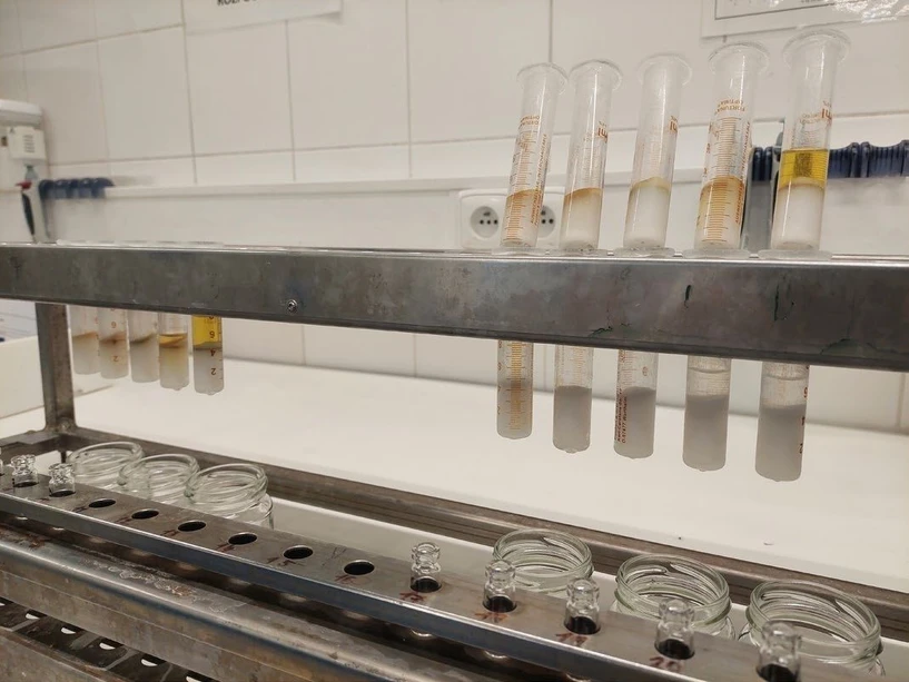 ALS Czech republic: Resolving False Positive Detections of Petroleum Hydrocarbons Originating from Natural Organics: Figure 2: Column and double-column apparatus for clean-up of extracts prior to GC determination of C10-C40.