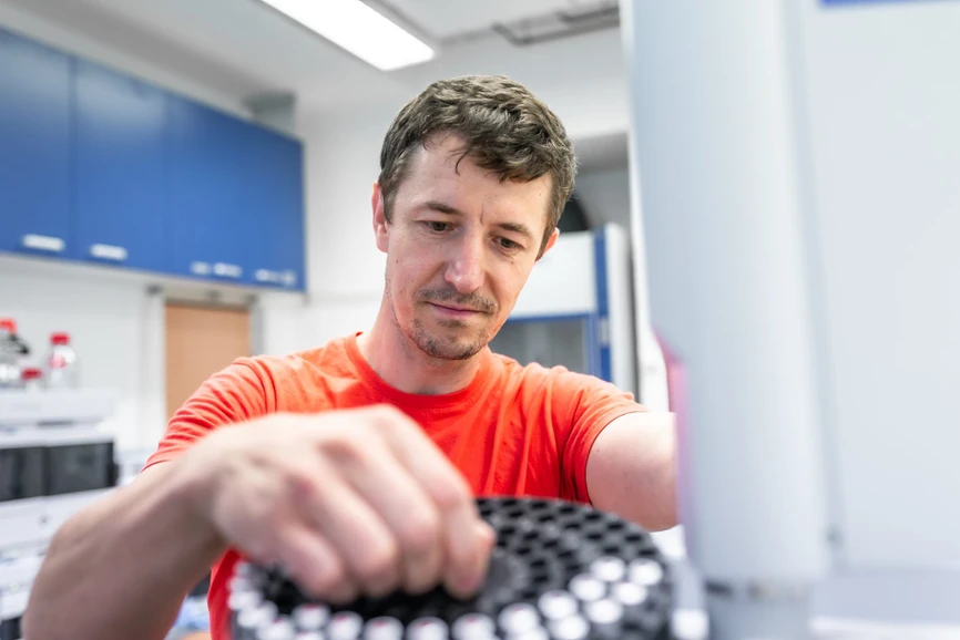 <p>Akademie věd ČR/Jana Plavec: Tomáš Cajthaml z Mikrobiologického ústavu AV ČR</p>
