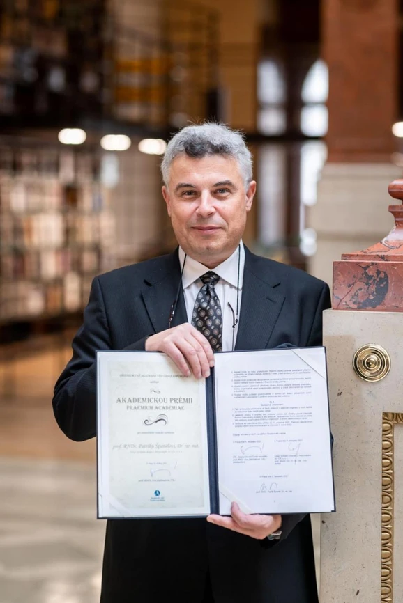 Akademie věd ČR/Jana Plavec: RNDr. Patrik Španěl, Dr. rer. nat. - fyzikální chemik, specialista na hmotnostně spektrometrickou analýzu lidského dechu