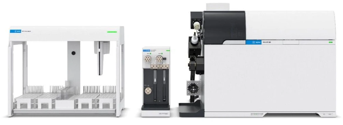 Obrázek 1 - Agilent 7850 ICP-MS s integrovaným AVS MS (vpravo), autodilutor Agilent ADS 2 (uprostřed) a autosampler Agilent SPS 4 (vlevo)
