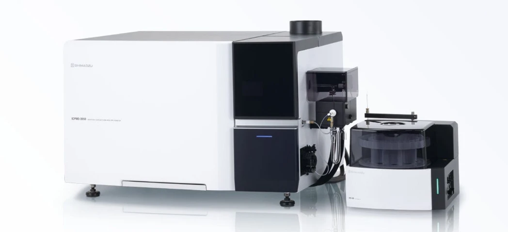Obr. 1 - ICPMS-2050 a AS-20