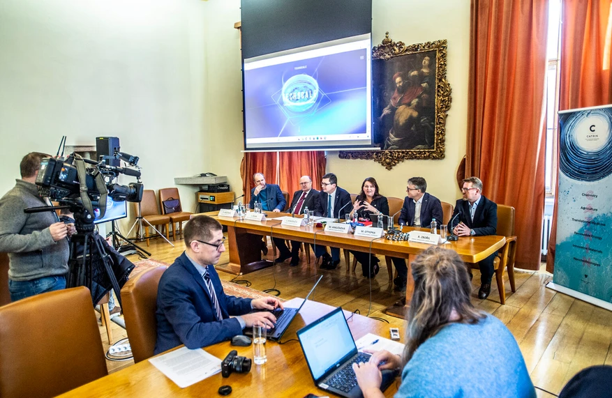 CATRIN: Atomární inženýrství má přinést revoluci v medicíně, chemii i energetice