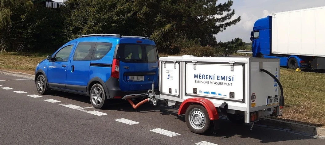 CDV: Obr.1: Mobilní měřicí zařízení.