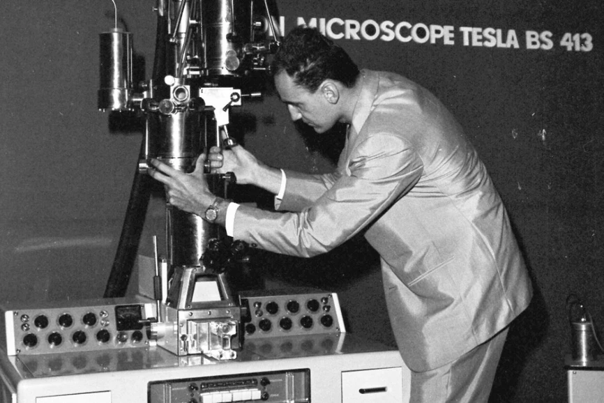 CEITEC/Jiří Kala: III.Regional Congress - electron microscope new type BS 413