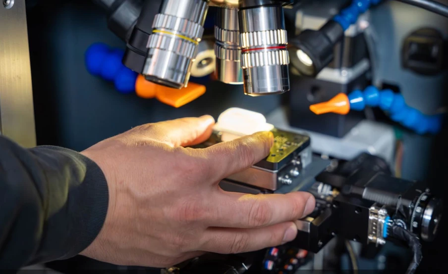 CEITEC: Pavel Pořízka: We have obtained new projects and foreign collaboration thanks to a junior grant