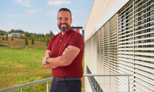 Považujeme si toho, že jsme mostem mezi živými a neživými vědami, říká nový vedoucí výzkumné skupiny Vojtěch Adam
