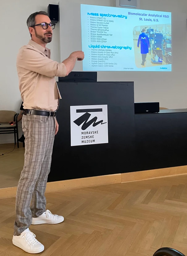 ČSHS: Drawing a better map: Optimizing LC-MS analysis of biologicals (Stanislav Kukla)