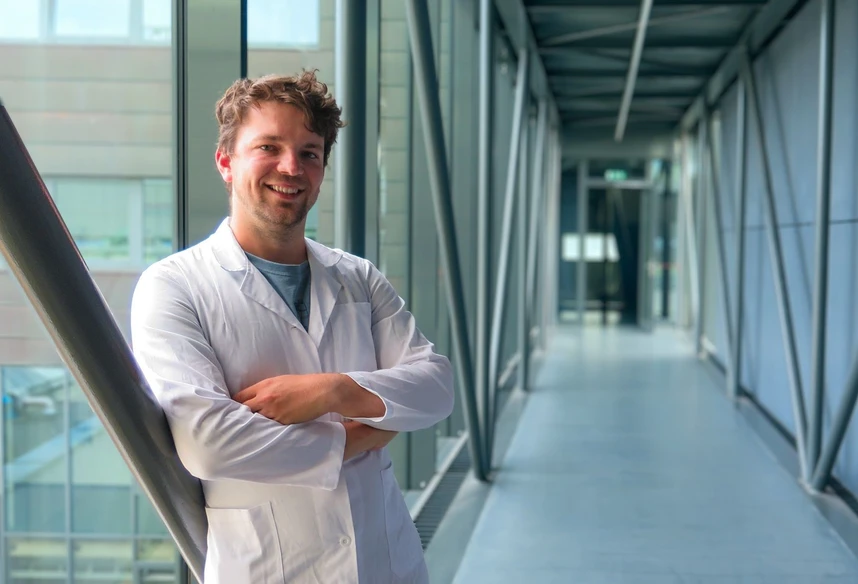 CXI TUL: Martin Palušák goes from lab to longboard: science and adrenaline.