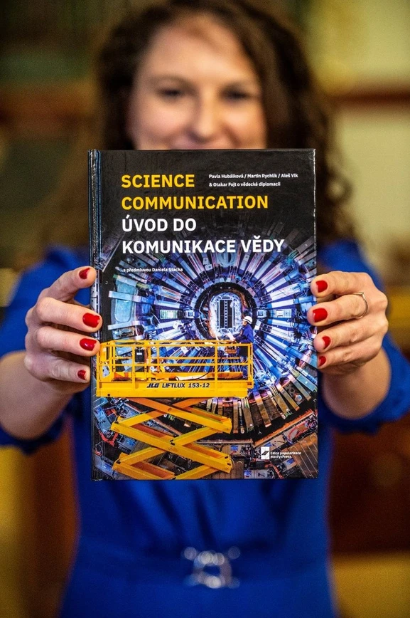 Forum: Magazín Univerzity Karlovy/Veronika Vachule Nehasilová, Vladimír Šigut: Hubálková: Komunikace vědy je pro univerzity skvělé PR