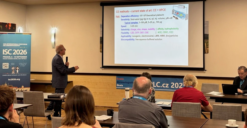 HPLC.cz: Den 3 - Analýza a fyzikálně chemická charakterizace peptidů a bílkovin kapilárními elektromigračními metodami (Václav Kašička)
