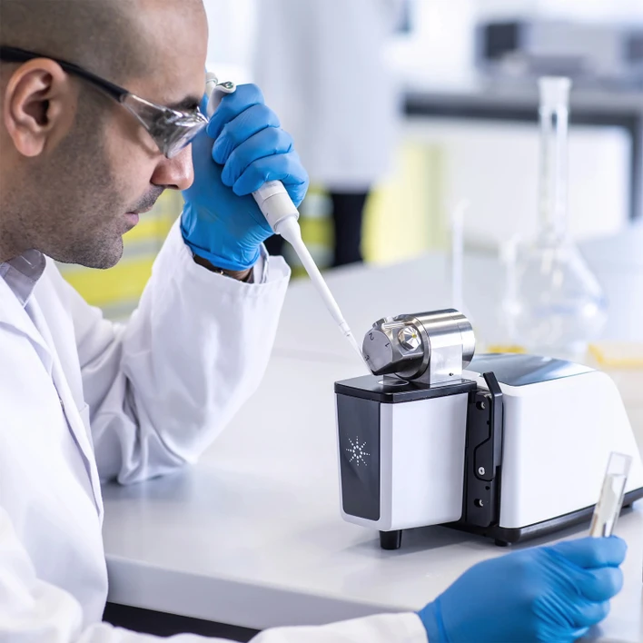 HPST: Agilent Cary 630 FTIR spektrometr s DialPath nástavcem