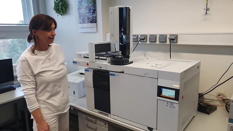 HPST: Instalace  plynového chromatografu s hmotnostním detektorem Agilent 8860/5977C v laboratořích společnosti DEZA