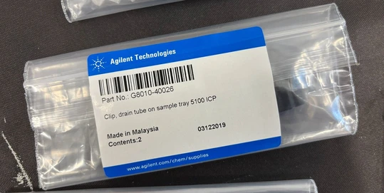 Agilent Clip to secure spray chamber drain tube to the sample tray for ICP-OES, G8010-40026 (New)