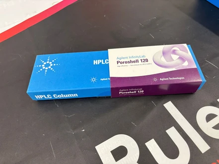 Agilent InfinityLab Poroshell HPH-C18, 2.1 × 150 mm, 1.9 µm, 693675-702 (Testováno)